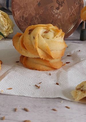 A picture of Butter jeera cookies.