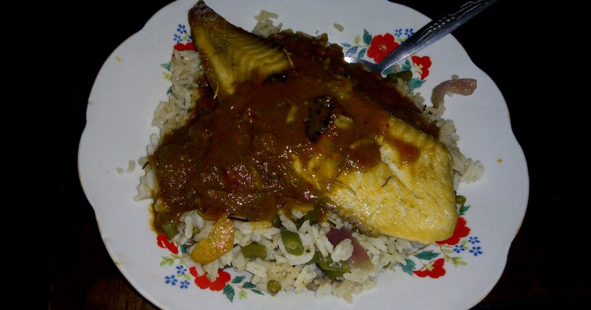 Fish Fillet With Riced Vegetable Rice With Fish Fillet Topped With Tomato Sauce Recipe by Ann ...