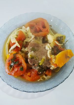 Una foto de Carne a la olla con verduras