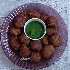 A picture of Lauki ke Pakode.
