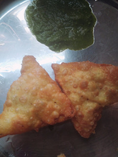 சமோசா (Samosa recipe in tamil) செய்முறை முக்கிய புகைப்படம்
