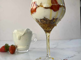 Granola strawberry perfait