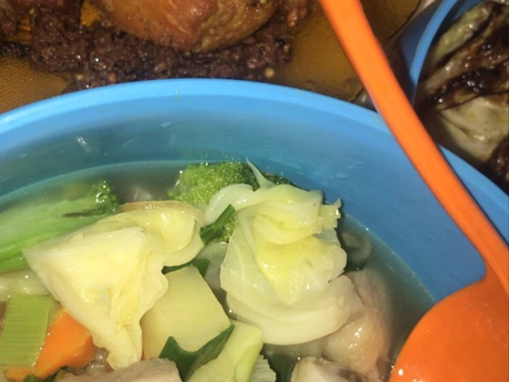 Langkah Gampang Membikin Resep Sup Sayur bakso dan ceker ayam yang  Bikin Ketagihan Anti Ribet, Menggugah Selera