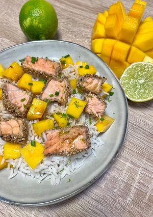 Une photo de Saumon croustillant et son riz à la mangue de Cyril Lignac