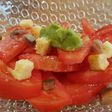 Ensalada de tomate, ahumados y guacamole