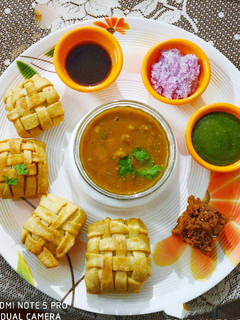 A picture of Mat samosa.