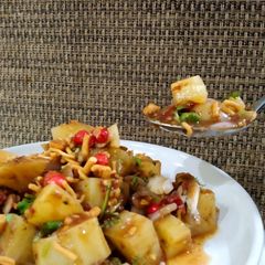 A picture of Aloo Nimko Mix Plate.
