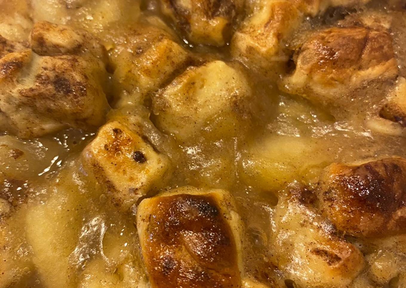 2-Ingredient Cinnamon Apple Cobbler