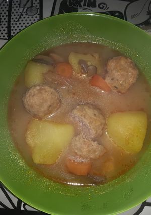 Una foto de Guisado de albóndigas