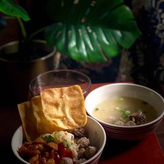 A picture of Mie Ayam.