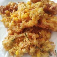 A picture of Dadar jagung / bakwan jagung crispy.