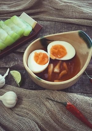 Hình của món Trứng luộc bầu, "làm màu" mới ngon!.