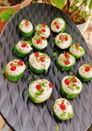 हेल्दी कुकुंबर बाइट्स (healthy cucumber bites recipe in Hindi) रेसिपी मुख्य फोटो