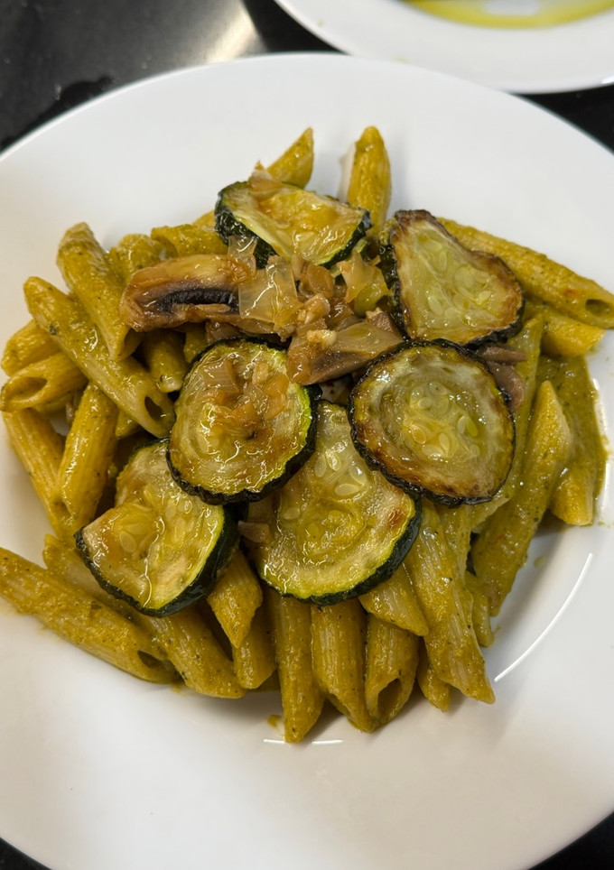 Una foto de Penne con Salsa Rústica Vegetal Helyánico 👌🏻