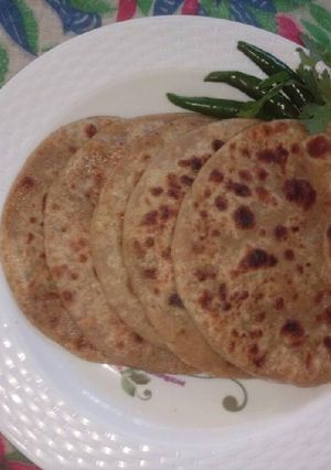 A picture of Gobi paratha.