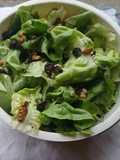 Ensalada con nueces y pasas