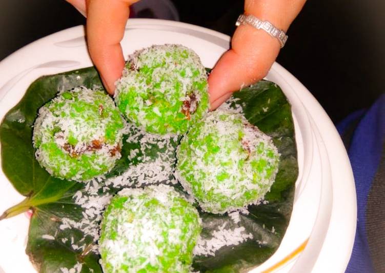 Steps to Make Quick Paan Coconut Ladoo