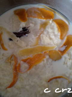 Una foto de Arroz con leche con crema de café en cazuela AMC