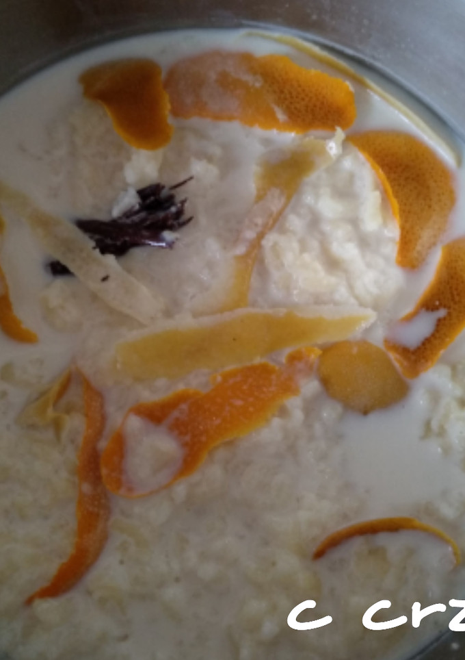 Una foto de Arroz con leche con crema de café en cazuela AMC
