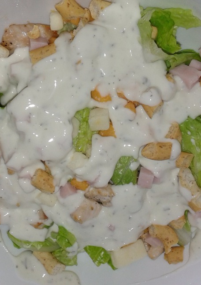 Una foto de Ensalada césar 🍜