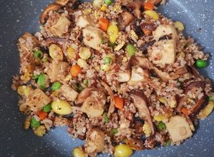 รูปของ ข้าวผัดแปะก๊วยธัญพืช vegan