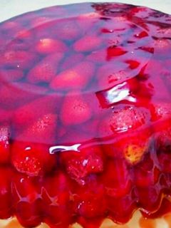 صورة لوصفة كيك الجيلي بطعم وشكل خطير 🌷🍬🍰