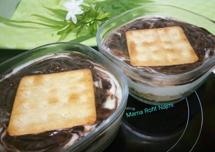 Langkah Mudah untuk Buat 137. Malkist Crackers Dessert Box Cepat