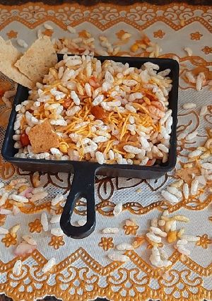 A picture of Murmura bhel.