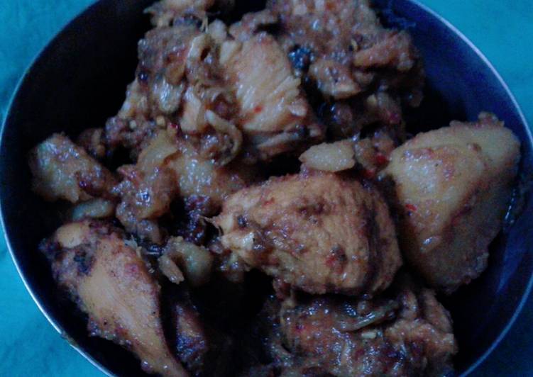 Chicken kosha(dry chicken curry)