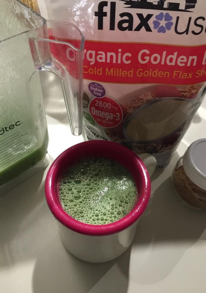 Una foto de Batido espinaca-piña-pepino y jengibre