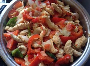 Una foto de Fajitas de pollo a la Mexicana