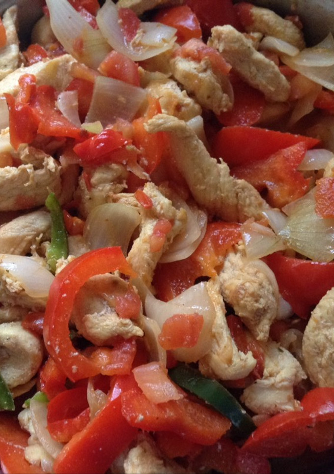 Una foto de Fajitas de pollo a la Mexicana