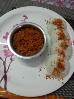 குண்டூர் காரம் பொடி (Kundoor kaaram podi recipe in tamil) செய்முறை முக்கிய புகைப்படம்