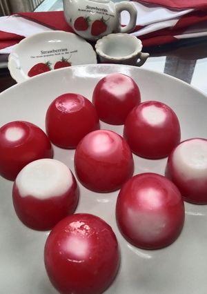 Foto resep 446.Khanom Leum Kleun (Merah Putih)