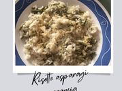 Una foto di risotto arancia