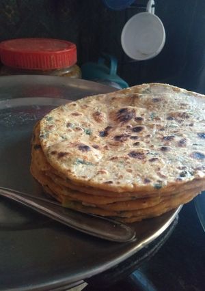 मूली का पराठा रेसिपी मुख्य फोटो
