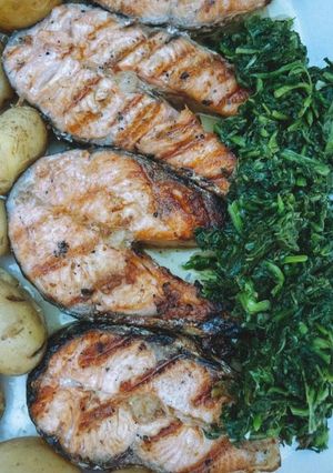 Foto de Salmão grelhado na brasa
