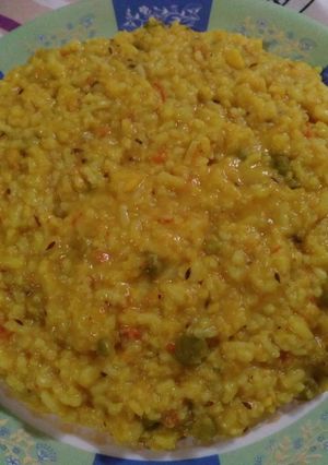 खिचड़ी (Khichdi recipe in hindi) रेसिपी मुख्य फोटो