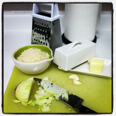 A picture of Tortellini Alfredo.