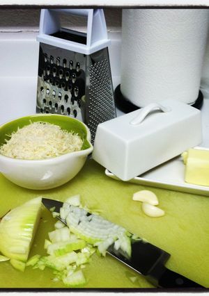 A picture of Tortellini Alfredo.