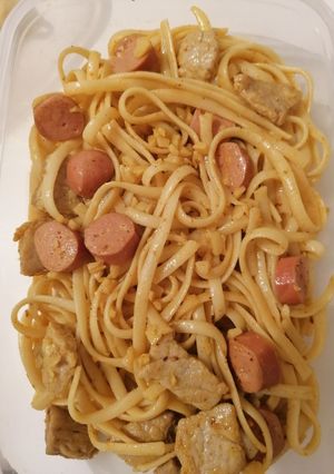Una foto de Invención de tallarines al curry