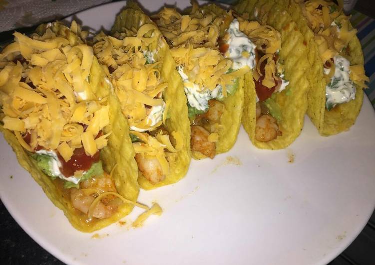 Shrimp tacos with home-made guacamole and fresh cream sauce