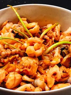 Hình của món Mực xào sa tế.