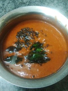 வதக்கிய தக்காளி சட்னி (Tomato Chutney without Onion) (Vathakkiya thakkaali chutney recipe in tamil) செய்முறை முக்கிய புகைப்படம்
