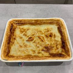 A picture of Tony’s Steak and Bacon Pie.