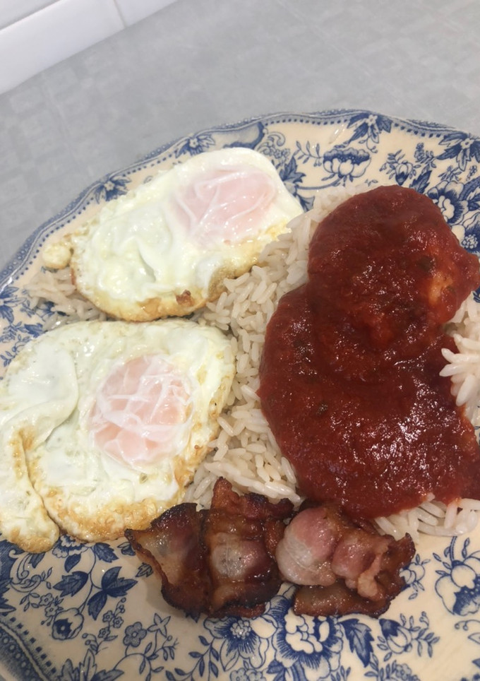Una foto de Arroz a la cubana con huevo