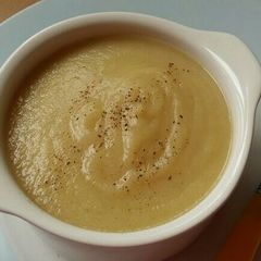 A picture of Vickys Pear & Parsnip Soup, GF DF EF SF NF.