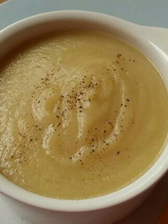 A picture of Vickys Pear & Parsnip Soup, GF DF EF SF NF.