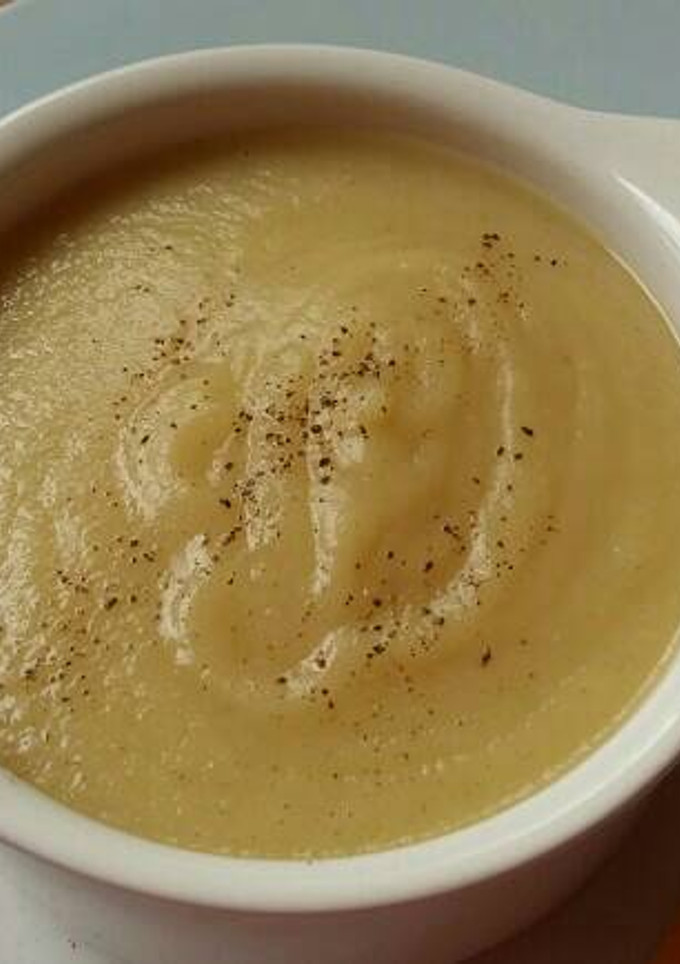 A picture of Vickys Pear & Parsnip Soup, GF DF EF SF NF.