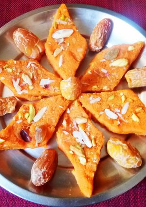 A picture of Carrot dates barfi.